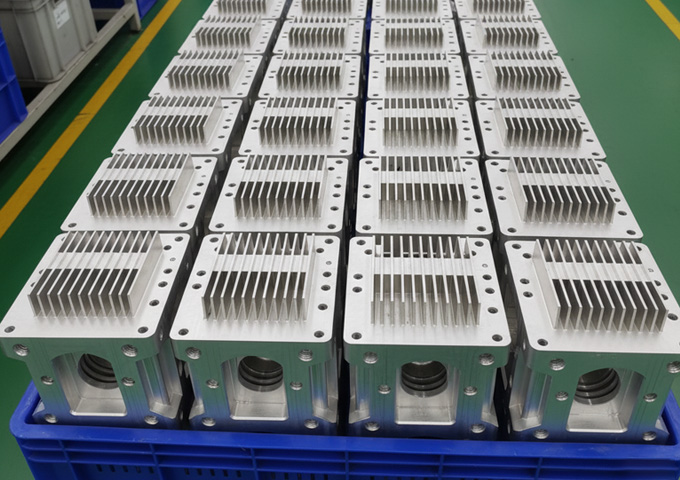 High-Precision CNC Heat Sink (Radiator) Machining High-Precision CNC Heat Sink (Radiator) Machining