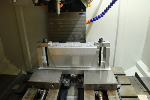 Custom CNC Machined Industrial Controller Aluminum Extrusion Parts Custom CNC Machined Industrial Controller Aluminum Extrusion Parts