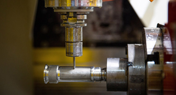 Fabrication sur mesure de boîtiers de lampes torches en aluminium usinés CNC