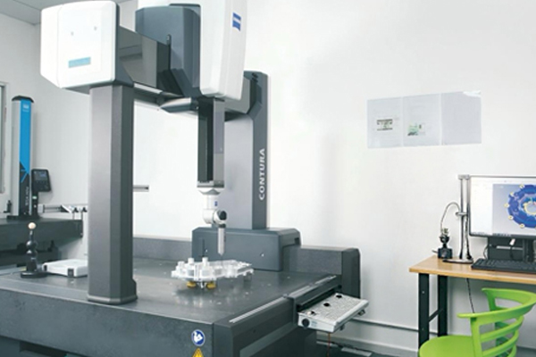 Inspection CMM des pièces de boîtier de smartphone usinées CNC de précision